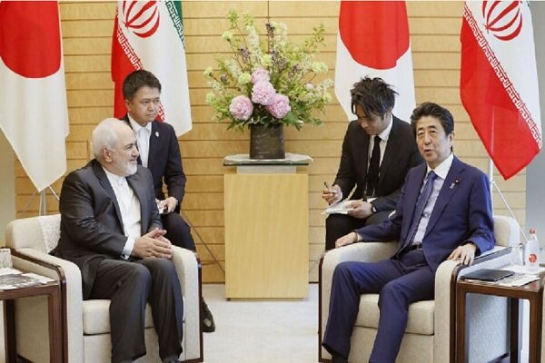 FM Zarif, Japanese PM Abe discuss bilateral ties, intl. developments