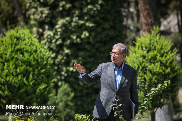 Sidelines of cabinet session in Tehran