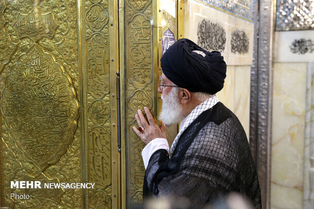 Ayatollah Khamenei attends ‘dust clearing’ ceremony