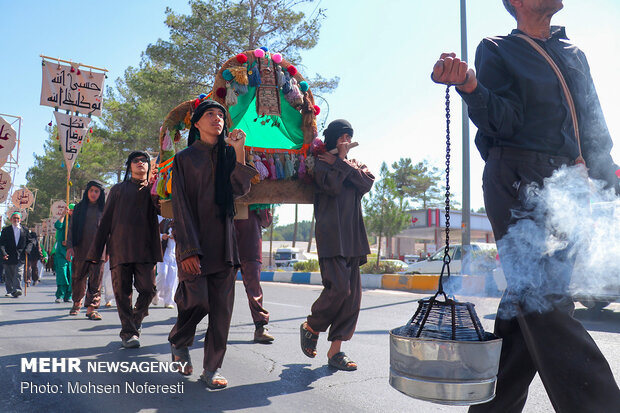 حرکت نمادین کاروان نینوا در بیرجند
