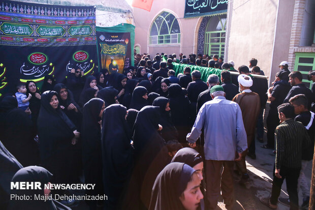 عزاداری سنتی "محله گردی" در مهریز یزد