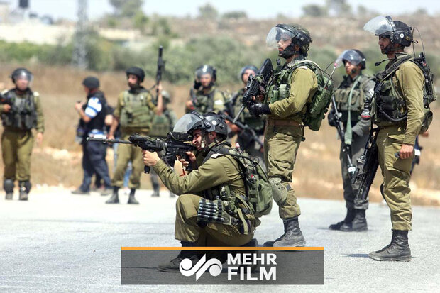VIDEO: Israelis shoot Palestinian woman at Qalandiya checkpoint