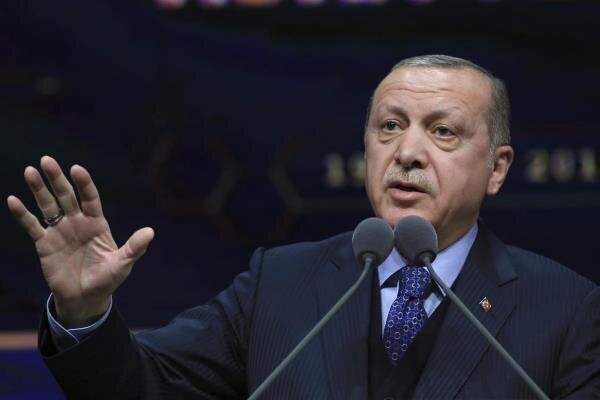 اردوغان: عملیات تا تسلیم و عقب‌نشینی کردها ادامه دارد
