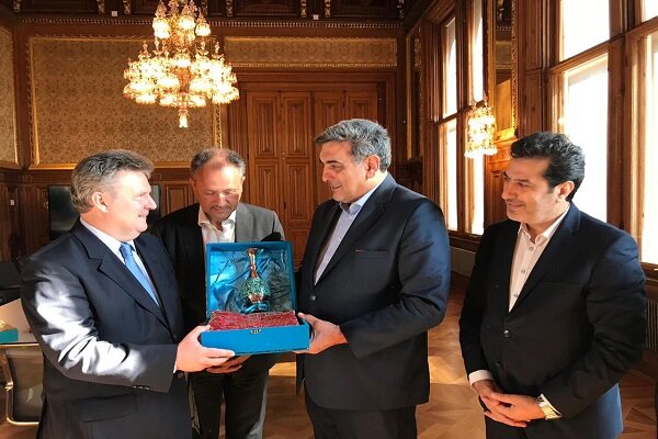 Tehran, Vienna mayors stress broadening bilateral coop.