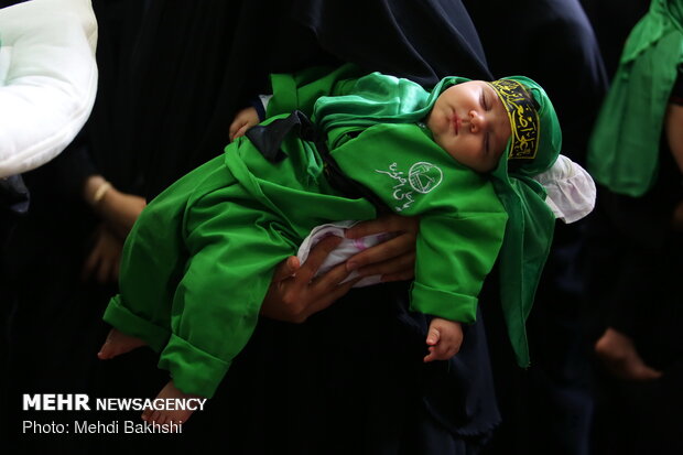 ‘Hosseini infants’ gathering in Jamkaran Holy Mosque