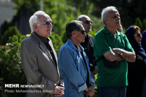 Funeral procession of veteran Iranian dubber