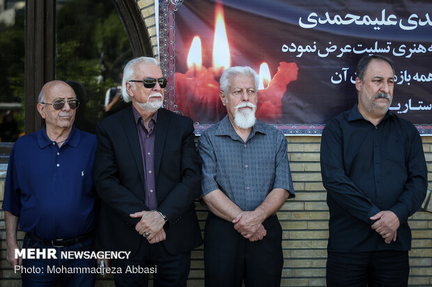 Funeral procession of veteran Iranian dubber