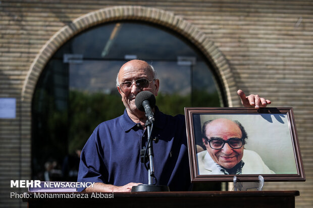 Funeral procession of veteran Iranian dubber