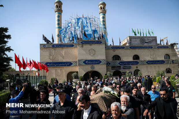 Funeral procession of veteran Iranian dubber