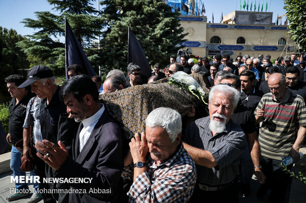 Funeral procession of veteran Iranian dubber