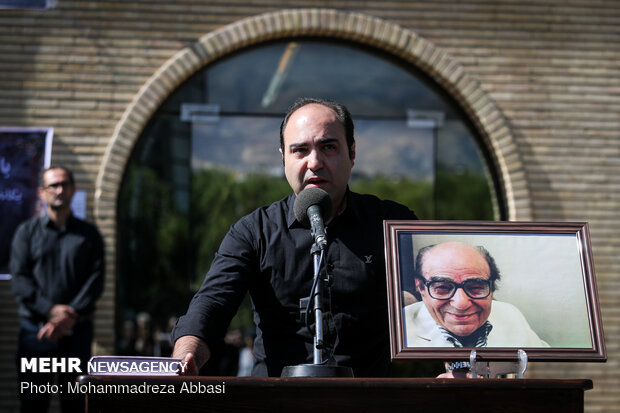 Funeral procession of veteran Iranian dubber