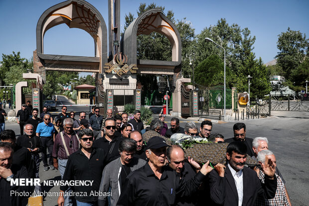 Funeral procession of veteran Iranian dubber