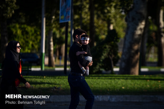 تجمع "الرضع الحسينيون" في ملعب آزادي بالعاصمة طهران