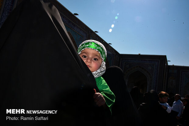 مراسم « شیرخوارگان حسینی» در حرم مطهر رضوی