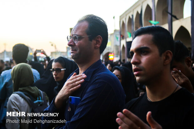 Passion play of a group of the disabled in Amir Chakhmaq Sq. of Yazd 