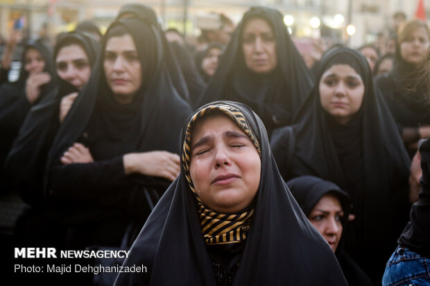 Passion play of a group of the disabled in Amir Chakhmaq Sq. of Yazd 