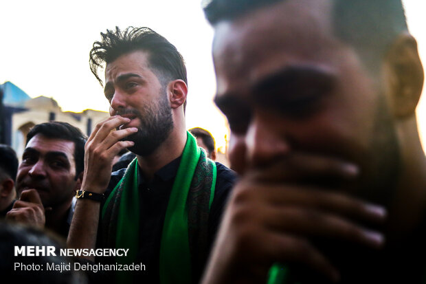 Passion play of a group of the disabled in Amir Chakhmaq Sq. of Yazd 