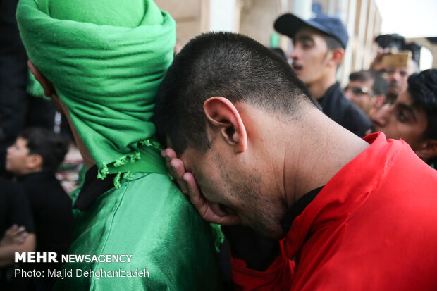 Passion play of a group of the disabled in Amir Chakhmaq Sq. of Yazd 