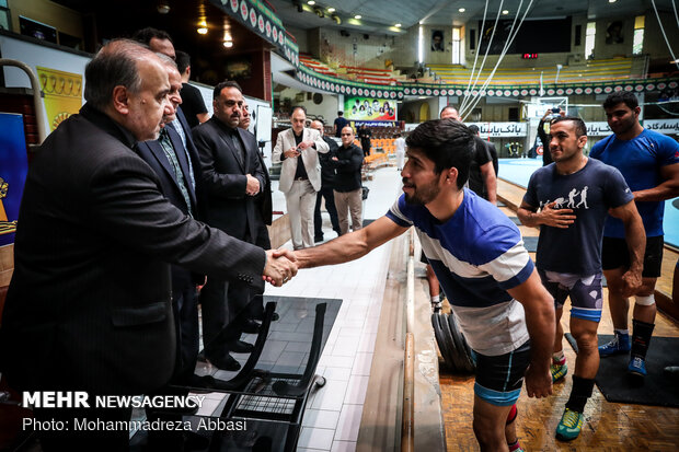 بازدید وزیر ورزش و جوانان از اردوی تیم ملی کشتی آزاد و فرنگی ایران