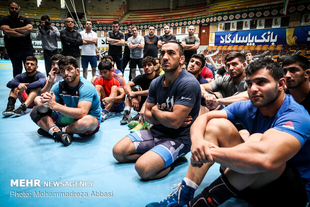Sports min. visits natl. Freestyle and Greco Roman wrestling teams