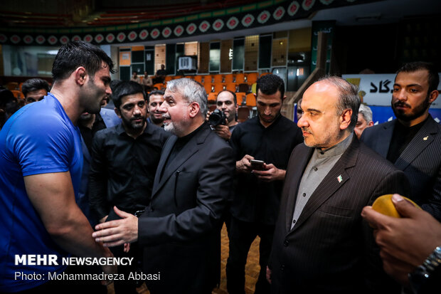 بازدید وزیر ورزش و جوانان از اردوی تیم ملی کشتی آزاد و فرنگی ایران
