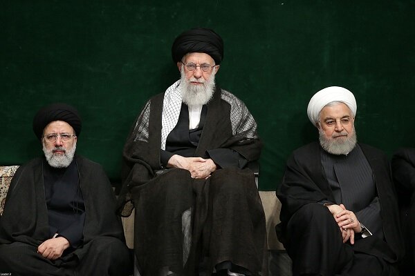 حسینیہ امام خمینی (رہ) میں رہبر معظم کی موجودگی میں آٹھویں شب میں مجلس عزا منعقد