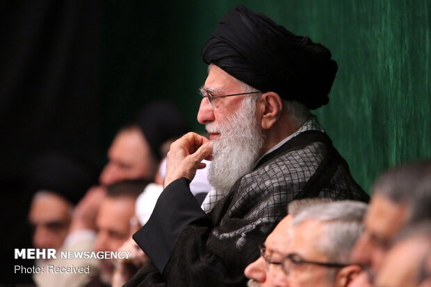 مراسم عزاداری شب تاسوعای حسینی(ع) با حضور رهبر انقلاب برگزار شد