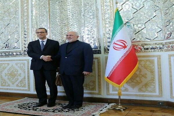 Zarif Tahran'da UAEA geçici başkanı ile görüştü