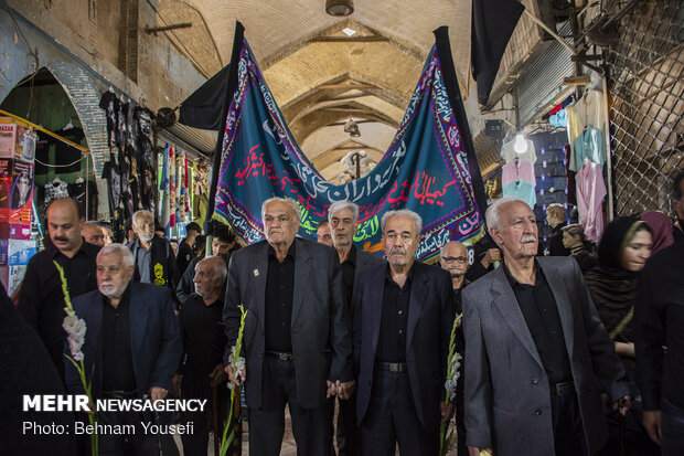 تہران کے بازار میں کربلا والوں کی یاد میں عزاداری