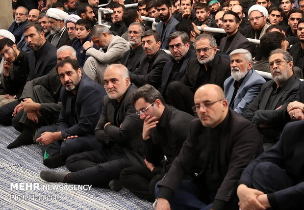 مراسم عزاداری شب تاسوعای حسینی(ع) با حضور رهبر انقلاب