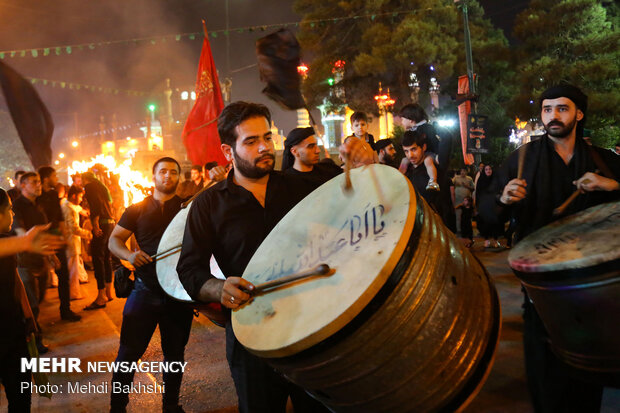 آیین مشعل گردانی نجفی‌های مقیم قم