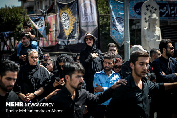 Tasu'a mourning processions in Tehran
