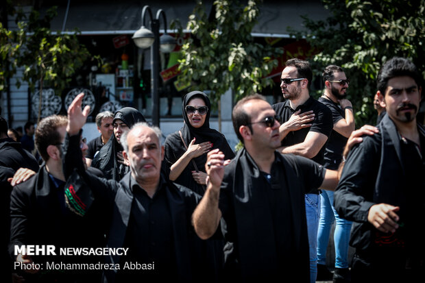 Tasu'a mourning processions in Tehran
