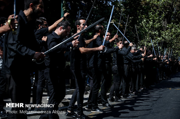 Tasu'a mourning processions in Tehran
