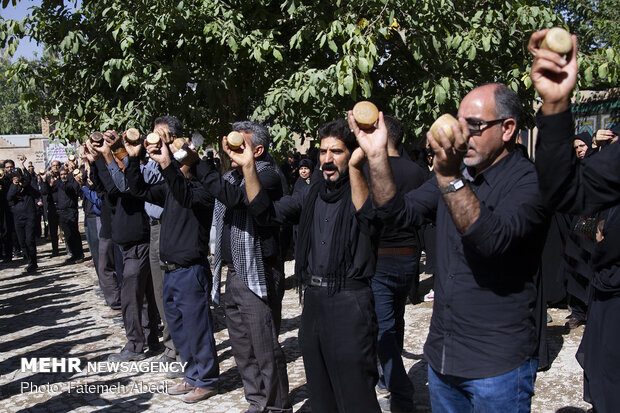 آیین کهن چغچغه زنی در روستای انجدان