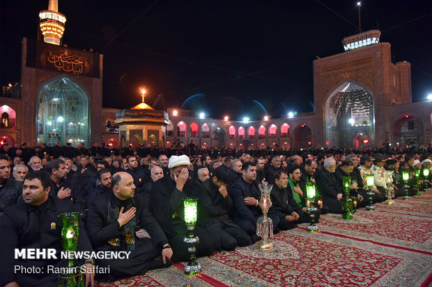 مراسم شام غریبان امام حسین علیه السلام در حرم مطهر رضوی