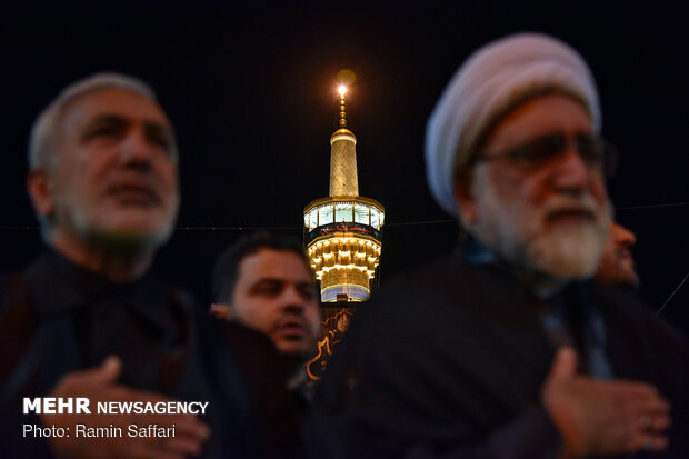 مراسم شام غریبان امام حسین علیه السلام در حرم مطهر رضوی