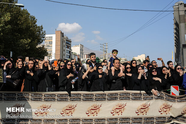 آیین خیمه سوزان در ولنجک تهران