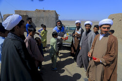 محرم میں ایرانی علماء کی پسماندہ علاقوں میں امداد رسانی کی تلاش وکوشش