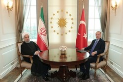 روحاني يبحث مع الرئيس التركي القضايا ذات الاهتمام المشترك