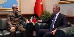 Iranian defense minister holds meeting with Turkish counterpart