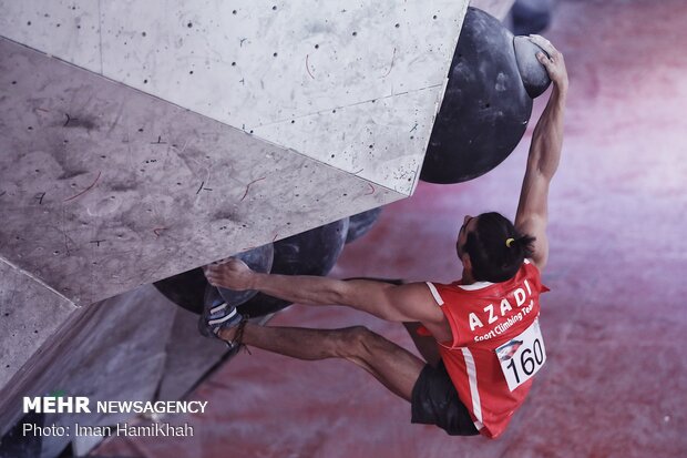 ‘Rock climbing’ competitions in Hamedan