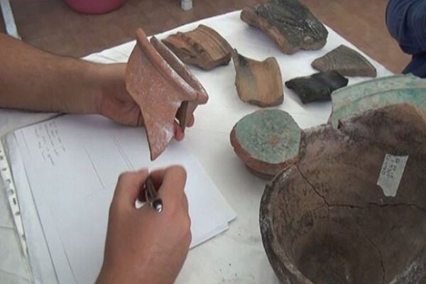 Ahlat'taki kazılarda 5 bin yıllık seramikler keşfedildi
