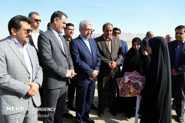 Energy min. inaugurates projects in Chaharmahal and Bakhtiari 