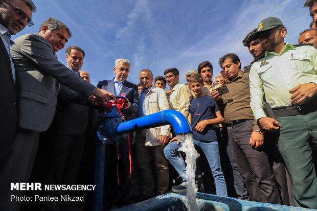 Energy min. inaugurates projects in Chaharmahal and Bakhtiari 