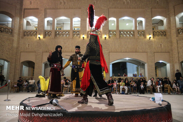 تعزیه «با کاروان نور» در یزد‎