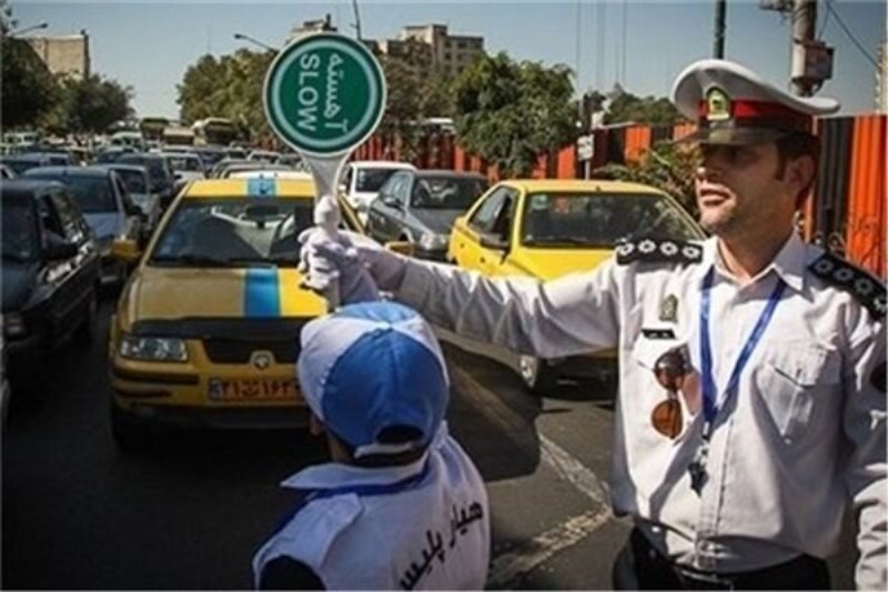 نواخته شدن زنگ آموزش فرهنگ ترافیک در مدارس شیراز