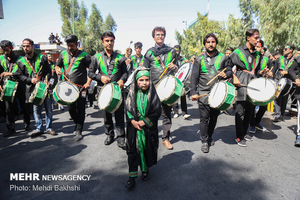 حرکت نمادین کاروان اسرای کربلا در قم‎