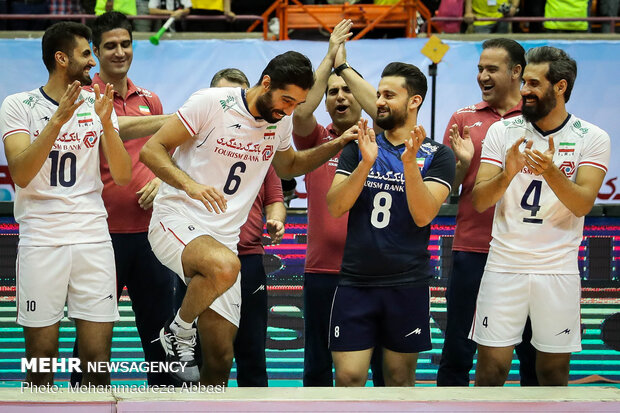 جشن قهرمانی تیم ملی والیبال ایران در مسابقات قهرمانی آسیا