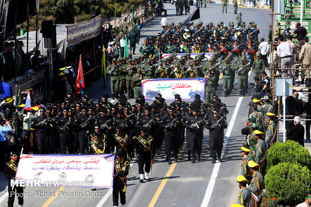 مراسم رژه نیروهای مسلح در اصفهان